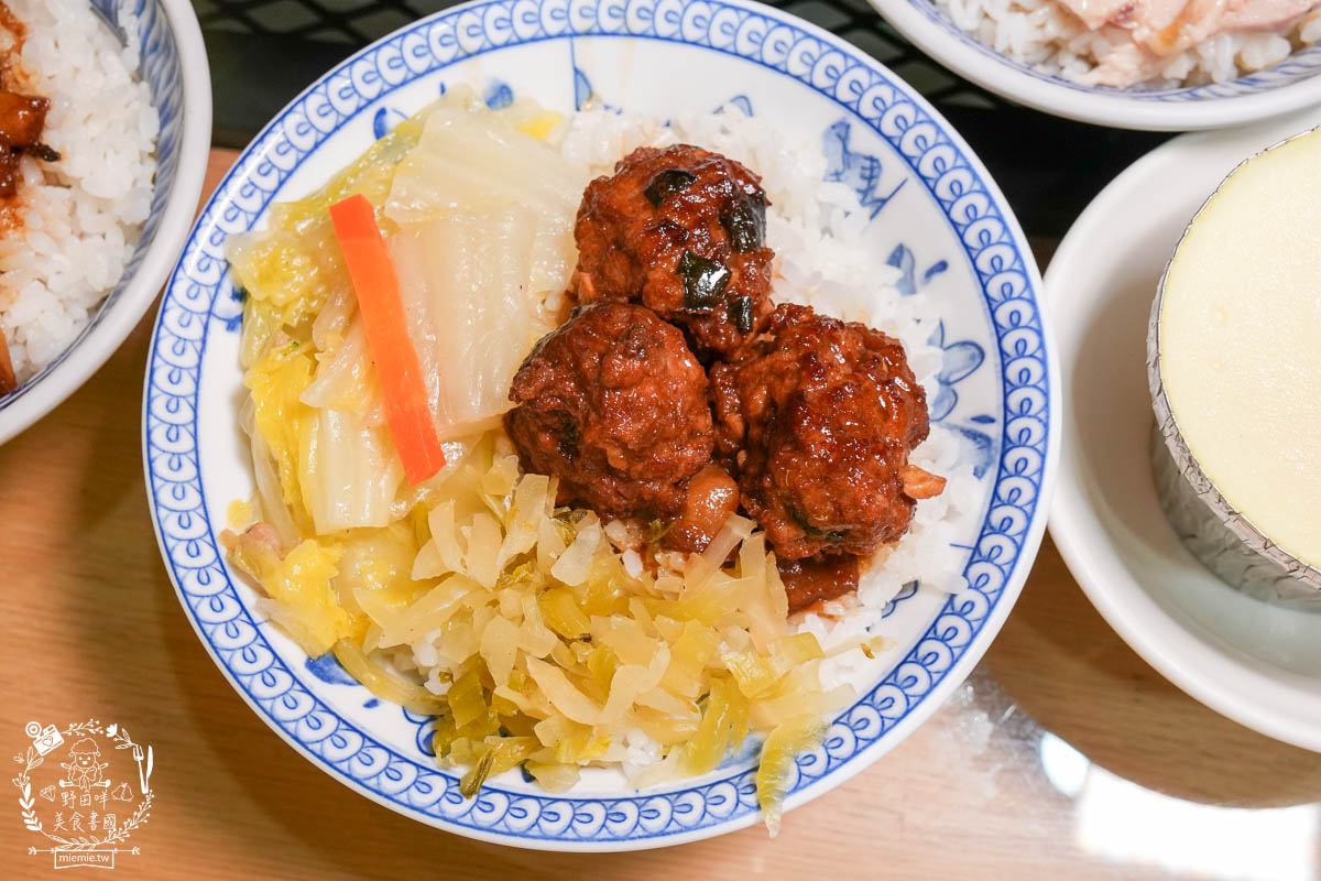 鳳山小吃推薦[深海陳雞肉飯]鳳山在地20年的超人氣小吃！平日常常提早完售的鳳山美食！