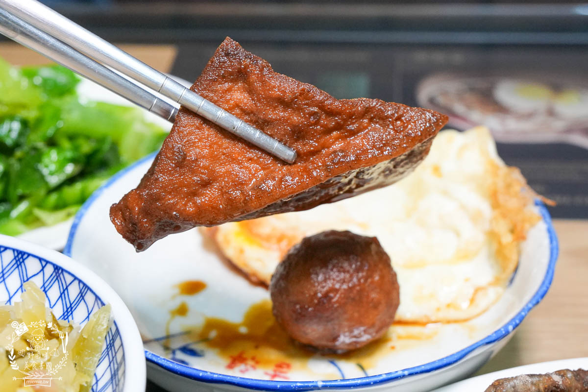 鳳山小吃推薦[深海陳雞肉飯]鳳山在地20年的超人氣小吃！平日常常提早完售的鳳山美食！