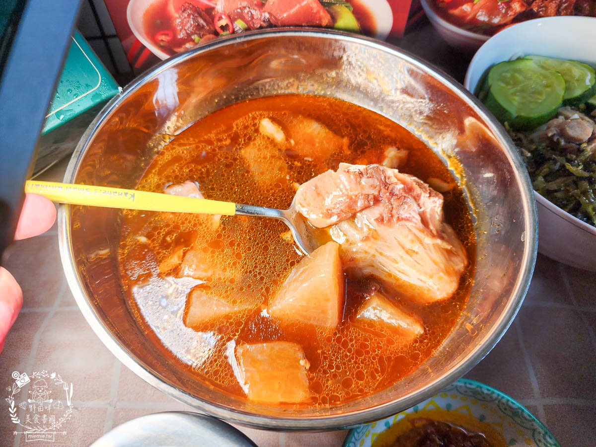 [深海CHEN調理包]鳳山超人氣肉燥飯與雞肉飯在家就能品嚐？還有料超豐富的牛肉湯與肉骨茶？