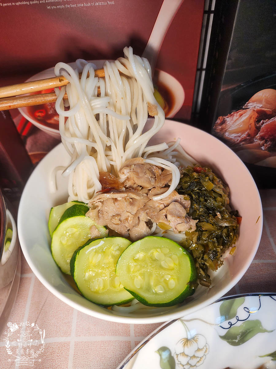 [深海CHEN調理包]鳳山超人氣肉燥飯與雞肉飯在家就能品嚐？還有料超豐富的牛肉湯與肉骨茶？