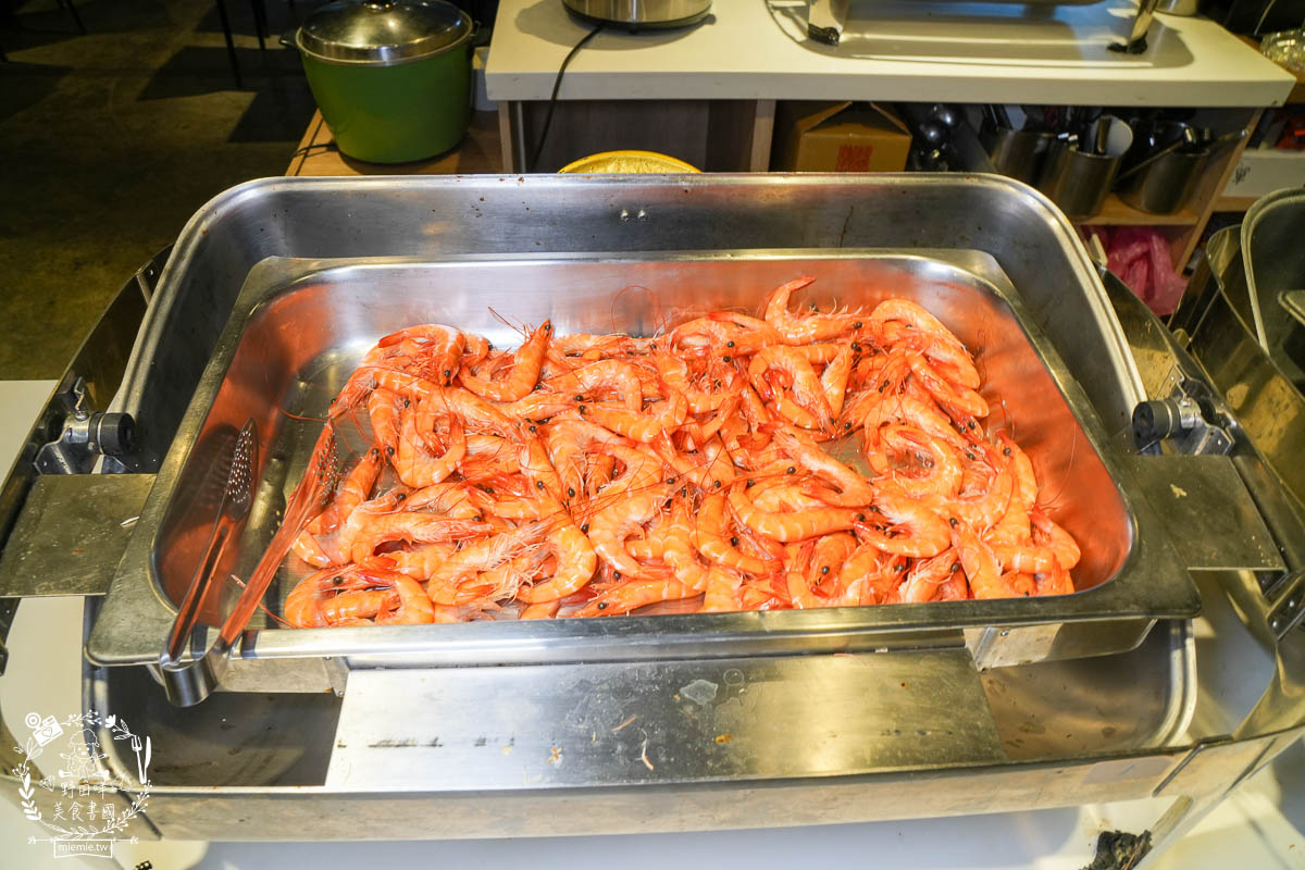 小琉球美食推薦[燒肉王燒烤吃到飽]600元就能吃到超澎湃海鮮!超過60種選項可以爽爽吃到飽!