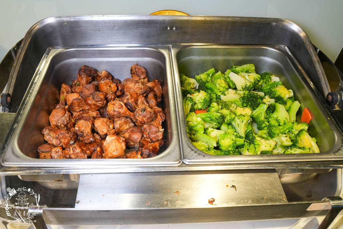 小琉球美食推薦[燒肉王燒烤吃到飽]600元就能吃到超澎湃海鮮!超過60種選項可以爽爽吃到飽!