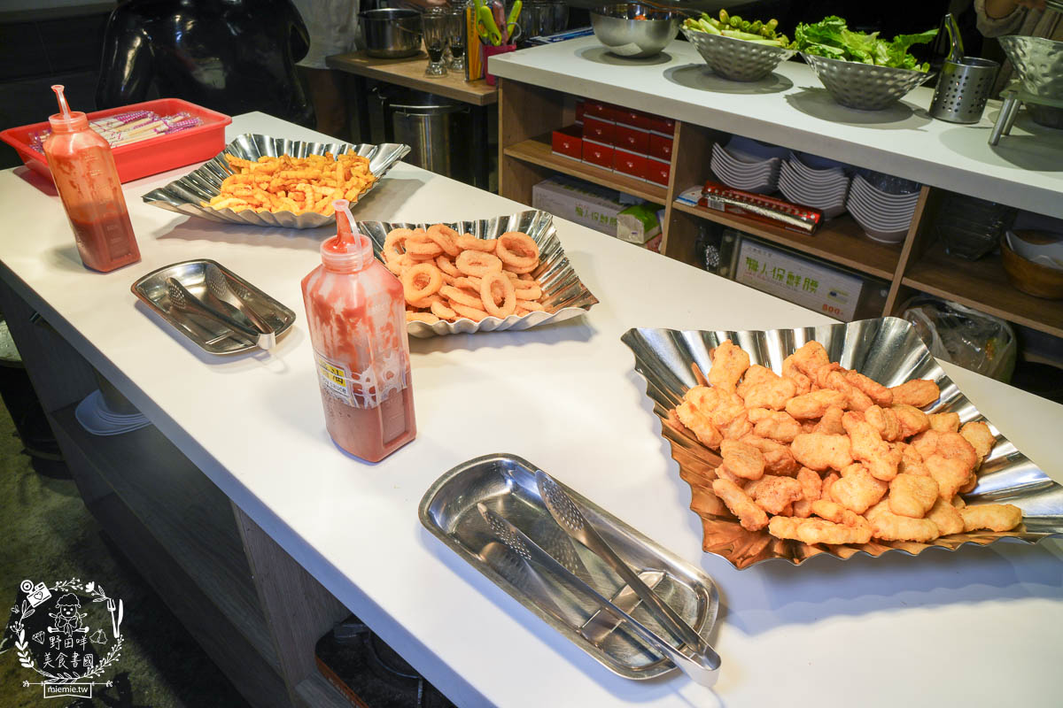 小琉球美食推薦[燒肉王燒烤吃到飽]600元就能吃到超澎湃海鮮!超過60種選項可以爽爽吃到飽!