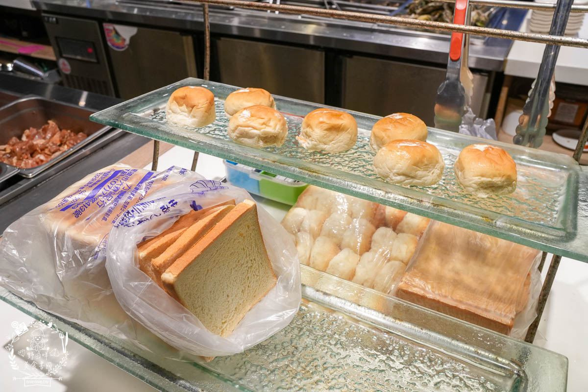 小琉球美食推薦[燒肉王燒烤吃到飽]600元就能吃到超澎湃海鮮!超過60種選項可以爽爽吃到飽!