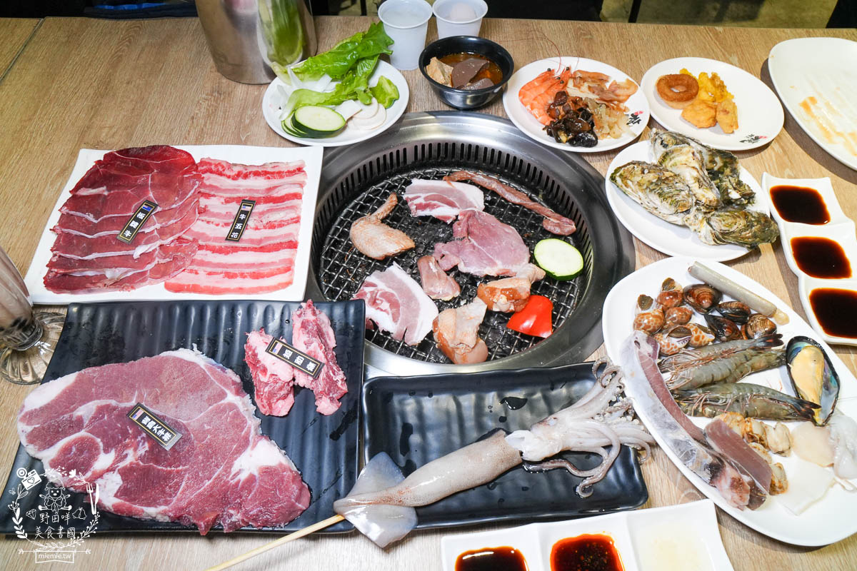 小琉球美食推薦[燒肉王燒烤吃到飽]600元就能吃到超澎湃海鮮!超過60種選項可以爽爽吃到飽!