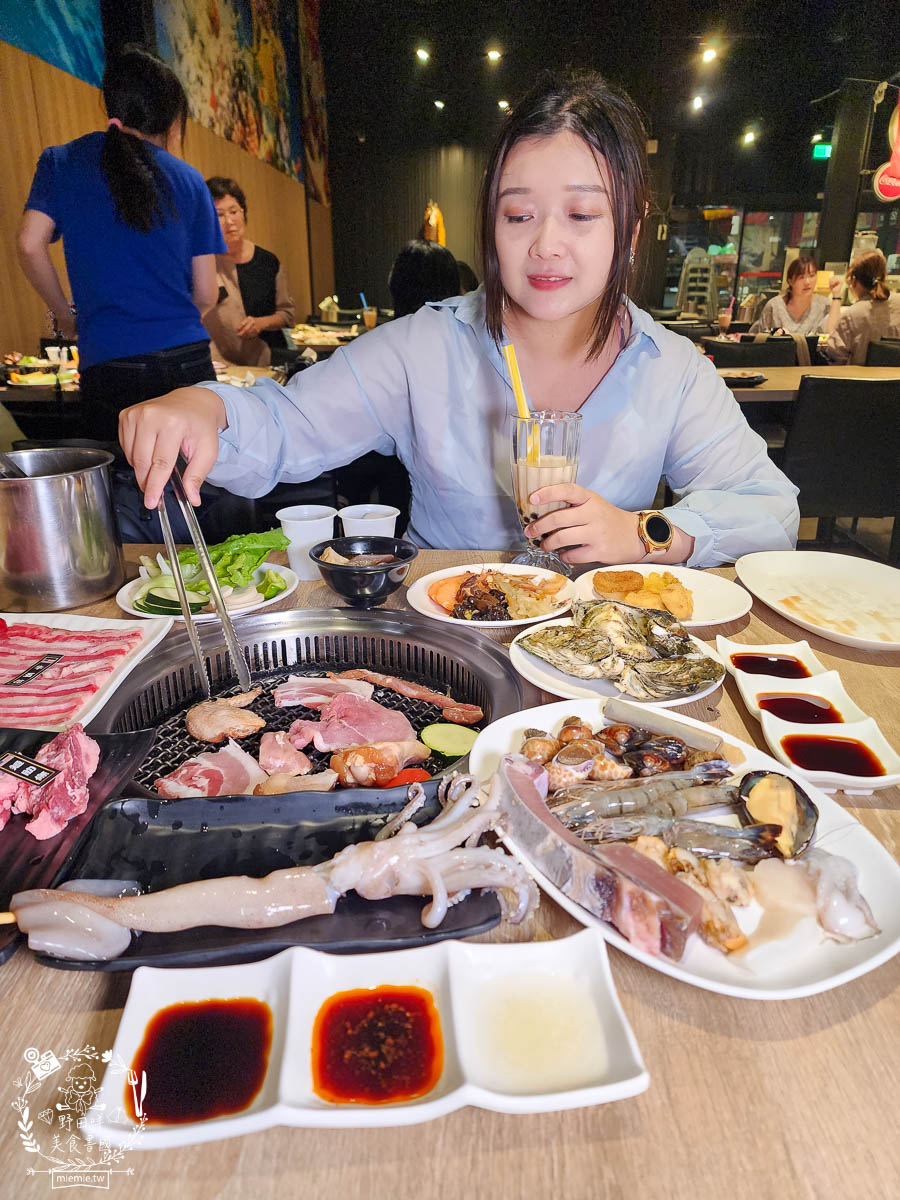 小琉球美食推薦[燒肉王燒烤吃到飽]600元就能吃到超澎湃海鮮!超過60種選項可以爽爽吃到飽!