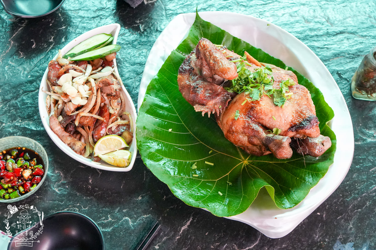 茂林美食推薦[瑪姿餐飲店原住民風味料理]香噴噴的人氣烤雞不預定容易撲空？綜合拼盤石板烤肉必吃！