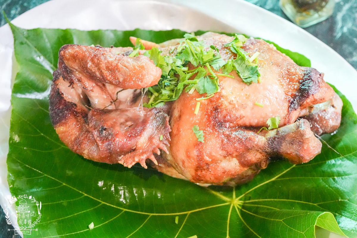 茂林美食推薦[瑪姿餐飲店原住民風味料理]香噴噴的人氣烤雞不預定容易撲空？綜合拼盤石板烤肉必吃！