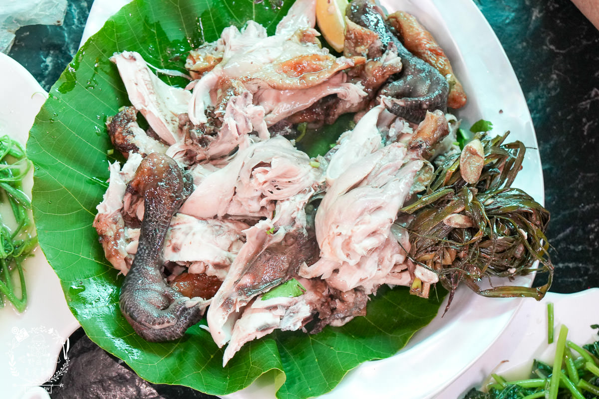 茂林美食推薦[瑪姿餐飲店原住民風味料理]香噴噴的人氣烤雞不預定容易撲空？綜合拼盤石板烤肉必吃！