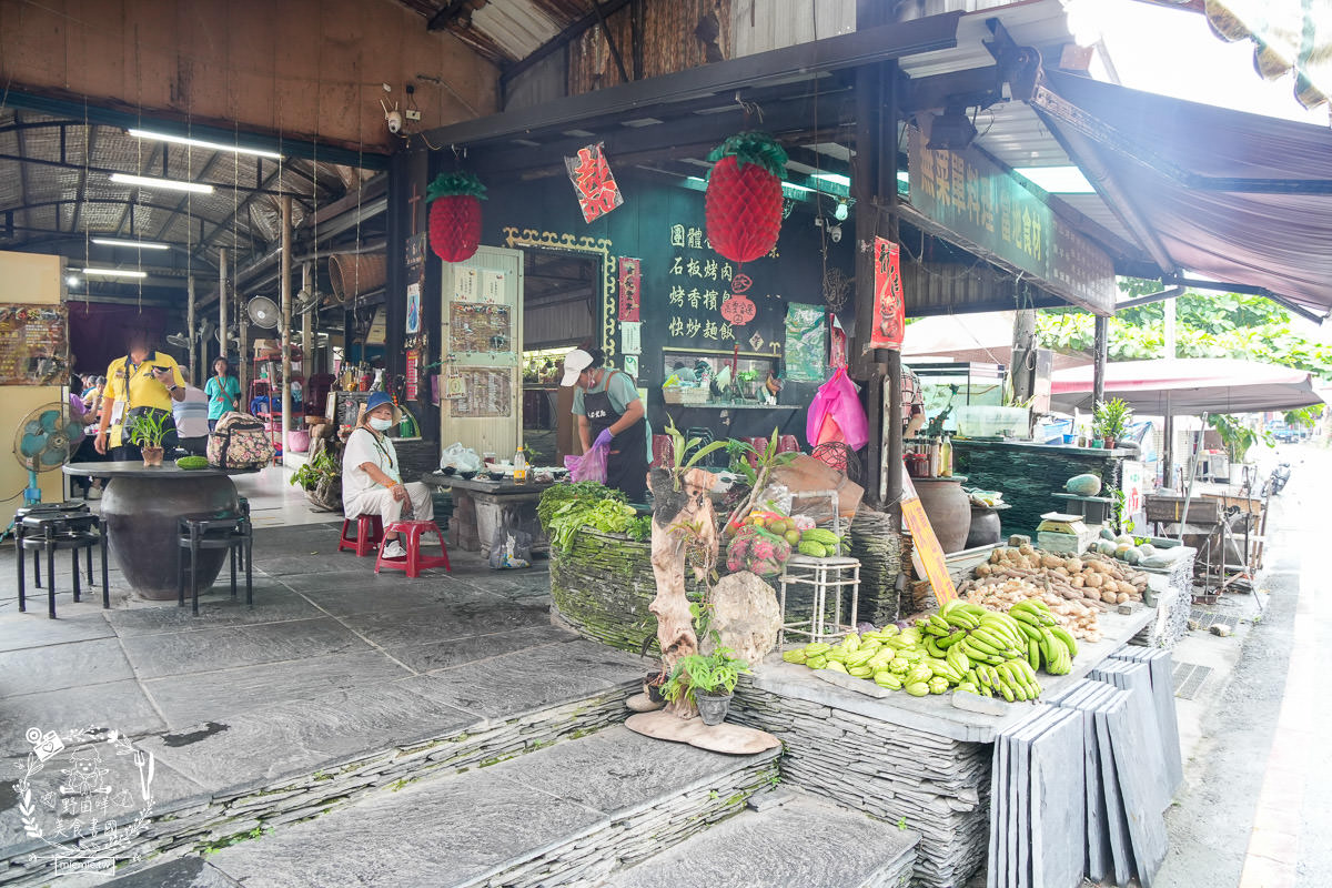 茂林美食推薦[瑪姿餐飲店原住民風味料理]香噴噴的人氣烤雞不預定容易撲空？綜合拼盤石板烤肉必吃！