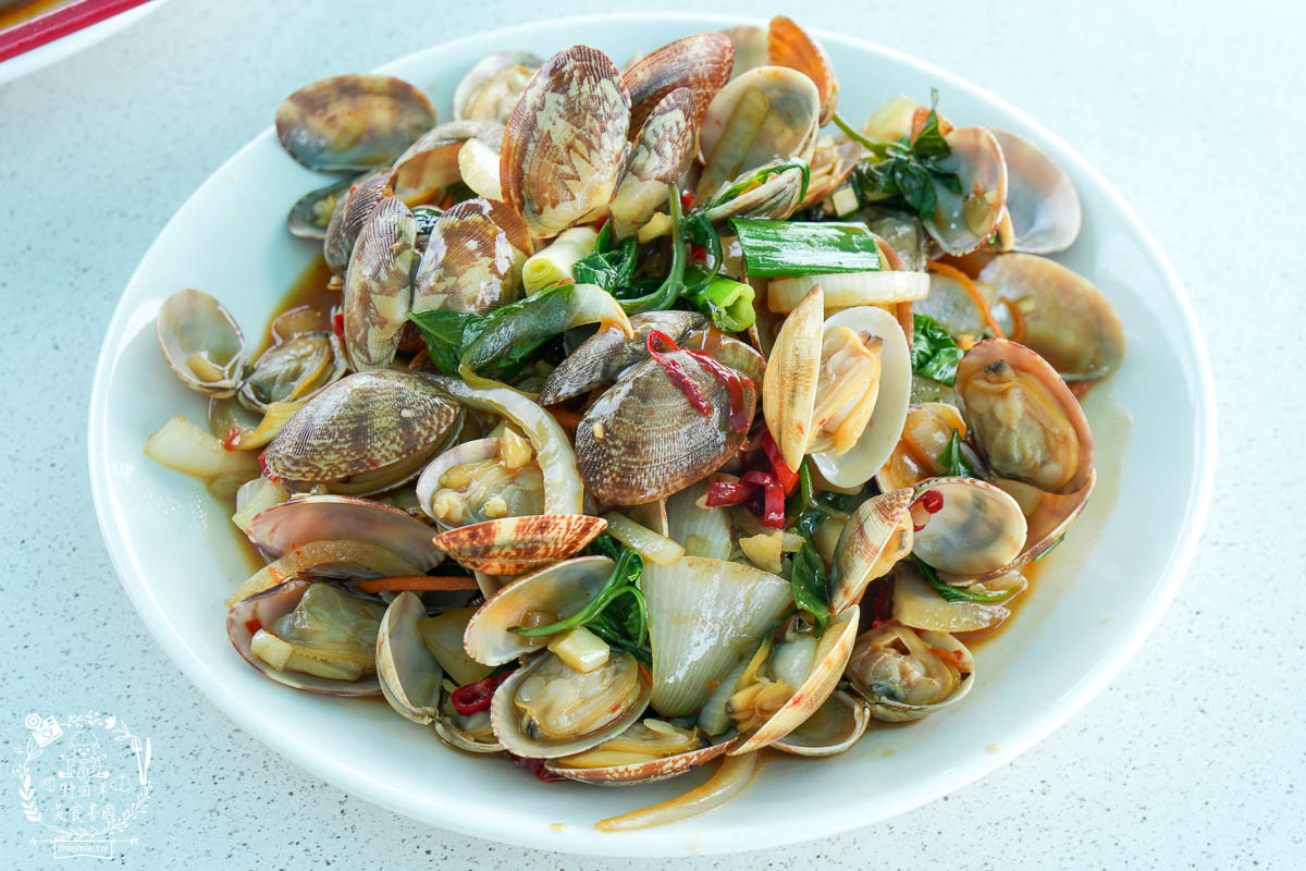 飯賣獨品海鮮熱炒店|小琉球絕美海景餐廳推薦!超多熱炒料理成為團客首選海景餐廳！