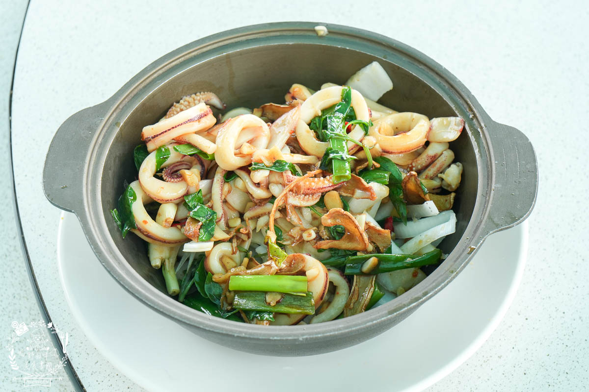 飯賣獨品海鮮熱炒店|小琉球絕美海景餐廳推薦!超多熱炒料理成為團客首選海景餐廳！