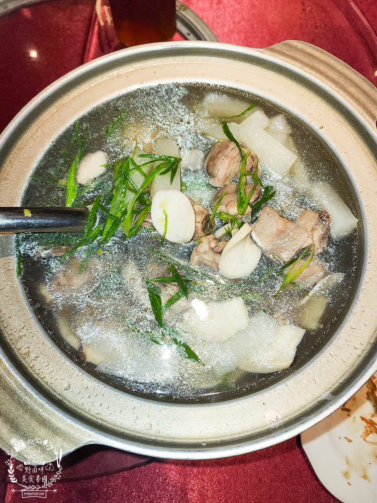 高雄老新台菜中式無菜單料理推薦|奢華高貴的懷舊裝潢超精緻!無菜單料理霸氣且銷魂! - 第35張圖 高雄老新台菜中式無菜單料理推薦|奢華高貴的懷舊裝潢超精緻!無菜單料理霸氣且銷魂!