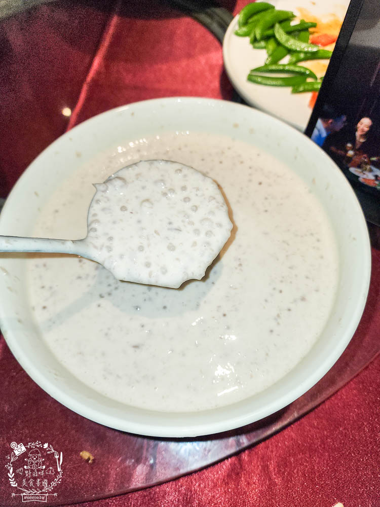 高雄老新台菜中式無菜單料理推薦|奢華高貴的懷舊裝潢超精緻!無菜單料理霸氣且銷魂! - 第40張圖 高雄老新台菜中式無菜單料理推薦|奢華高貴的懷舊裝潢超精緻!無菜單料理霸氣且銷魂!