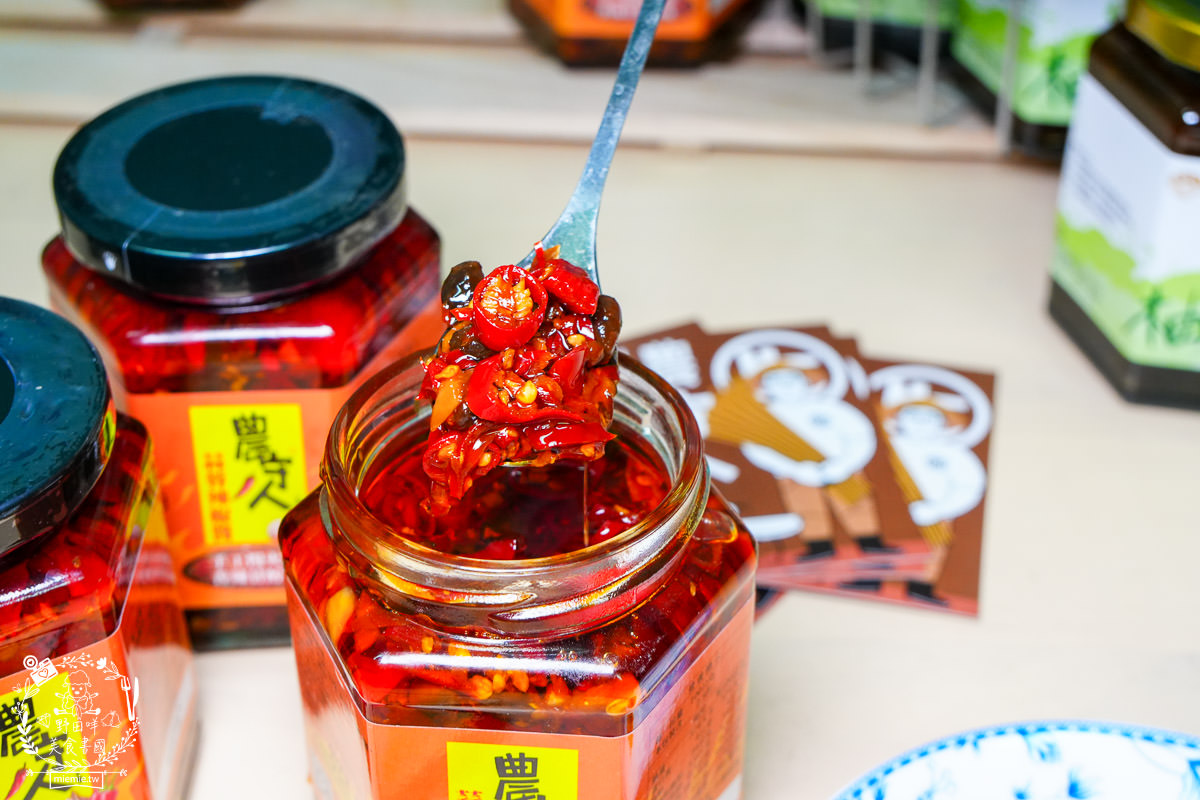 高雄水果商推薦[丞霆國際貿易有限公司]台灣超強的農守人玉荷包香腸!高雄當季水果超便宜!