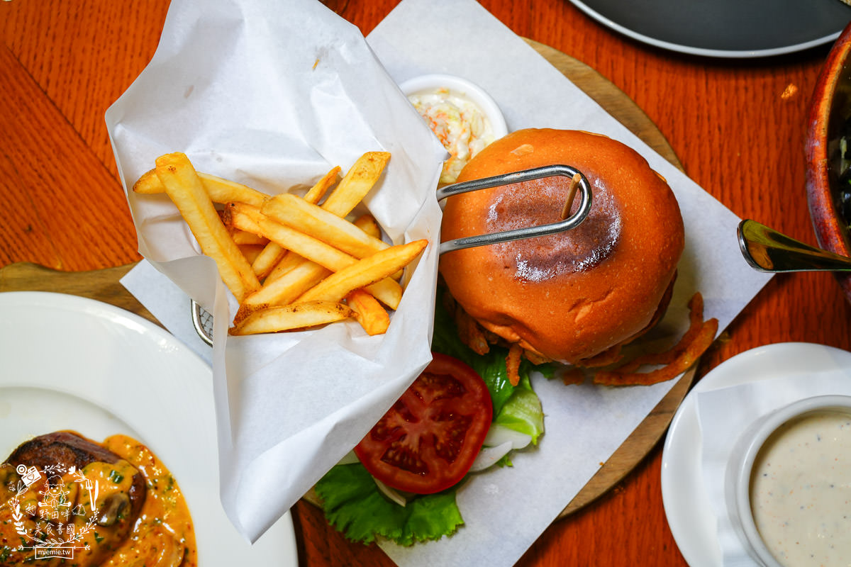 傑克兄弟牛排館高雄店|愛河邊高貴不貴美式風的精緻牛排餐廳！絕美愛河景觀靜謐又愜意！高雄生日餐廳推薦！