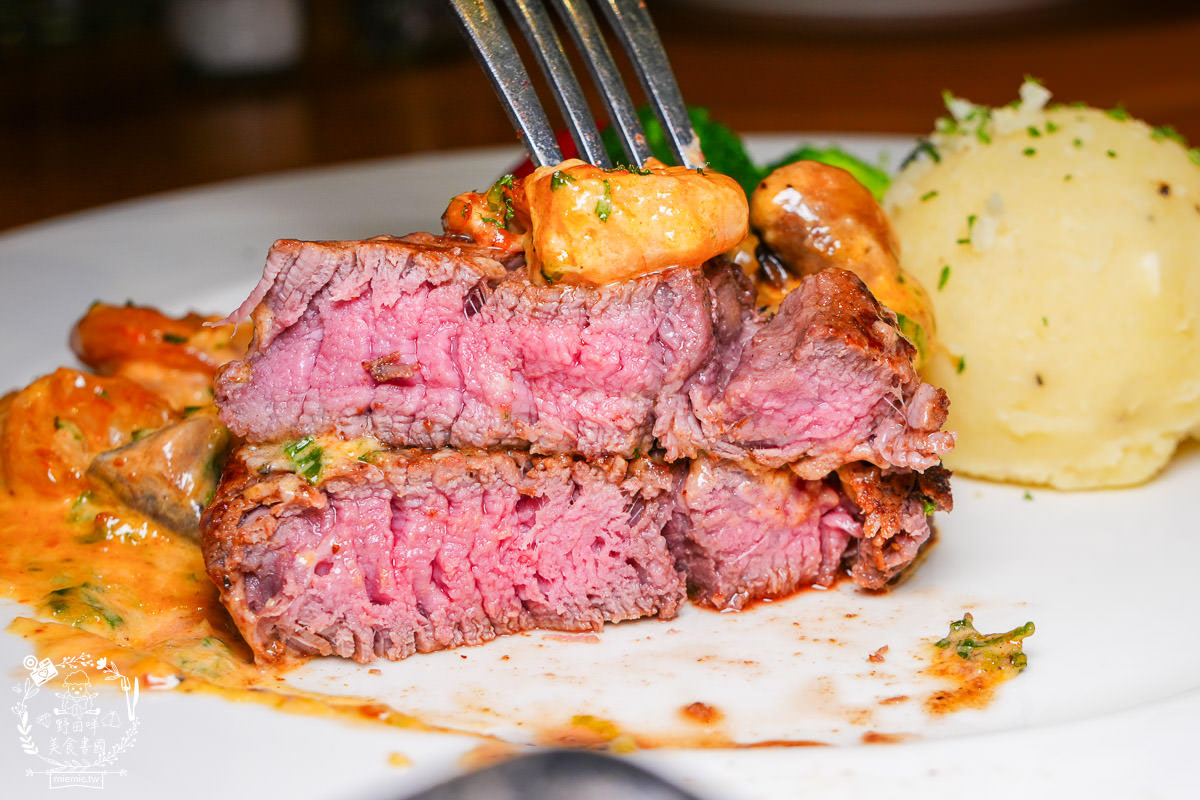 傑克兄弟牛排館高雄店|愛河邊高貴不貴美式風的精緻牛排餐廳！絕美愛河景觀靜謐又愜意！高雄生日餐廳推薦！