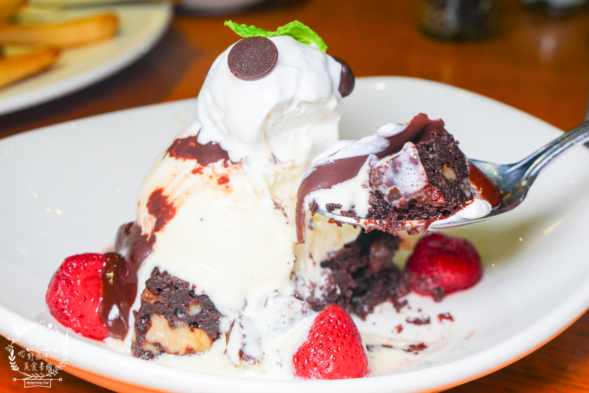 傑克兄弟牛排館高雄店|愛河邊高貴不貴美式風的精緻牛排餐廳！絕美愛河景觀靜謐又愜意！高雄生日餐廳推薦！