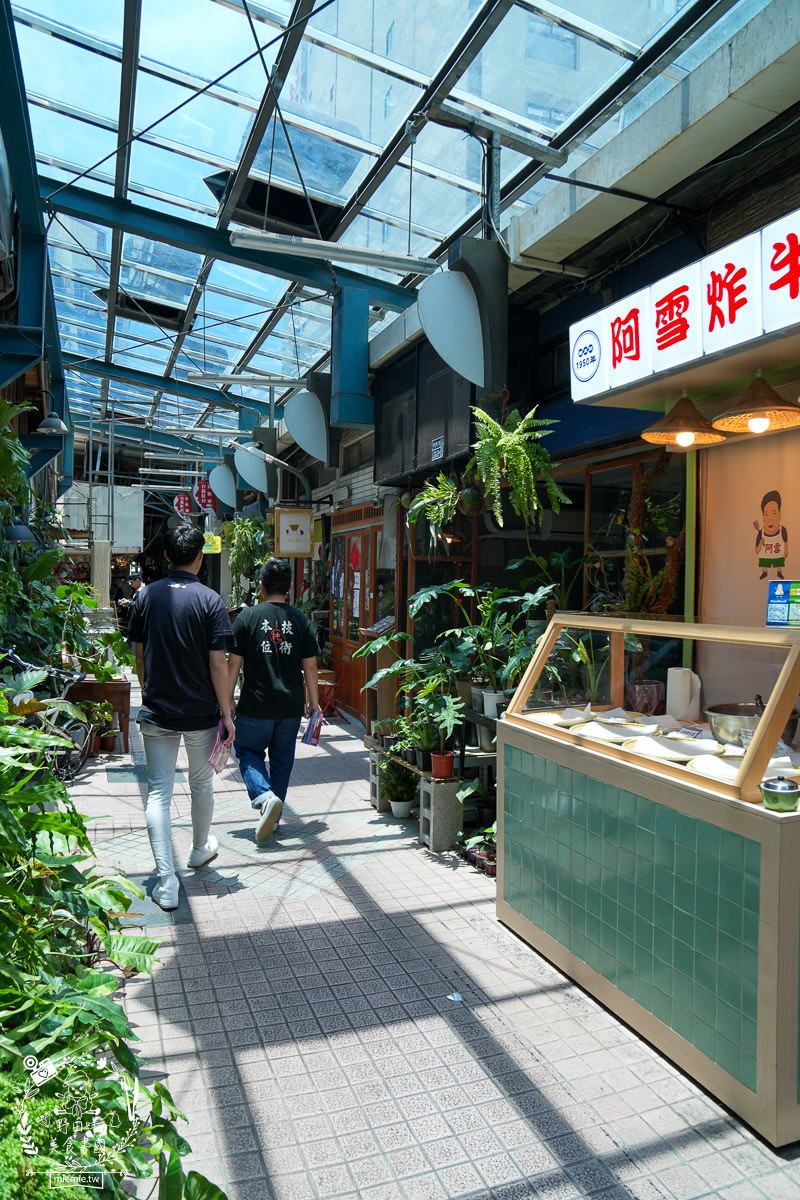 高雄鹽埕區小吃[山壹旗魚食製所]已經有七十多年歷史傳承下來的黑皮旗魚魚漿食品