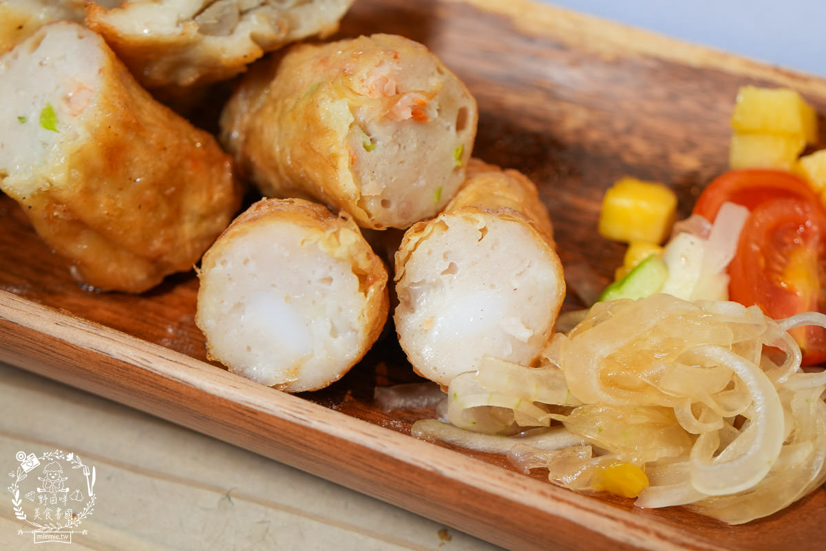 高雄鹽埕區小吃[山壹旗魚食製所]已經有七十多年歷史傳承下來的黑皮旗魚魚漿食品