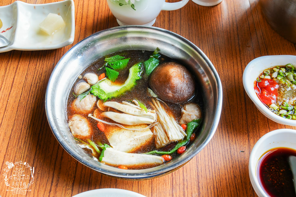櫻の田野養生休閒農莊|超繽紛的野菜自助吧吃到飽！還有多種主餐跟飲料吧無限供應！