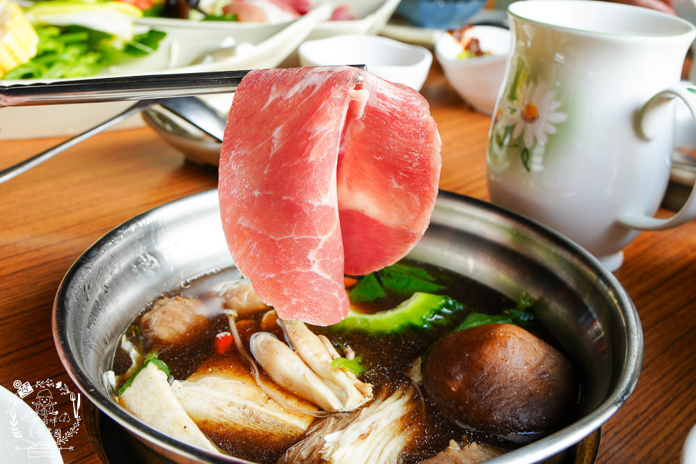 櫻の田野養生休閒農莊|超繽紛的野菜自助吧吃到飽！還有多種主餐跟飲料吧無限供應！