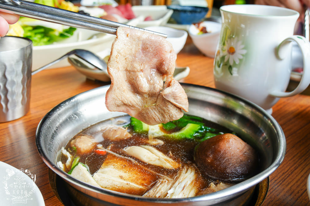 櫻の田野養生休閒農莊|超繽紛的野菜自助吧吃到飽！還有多種主餐跟飲料吧無限供應！