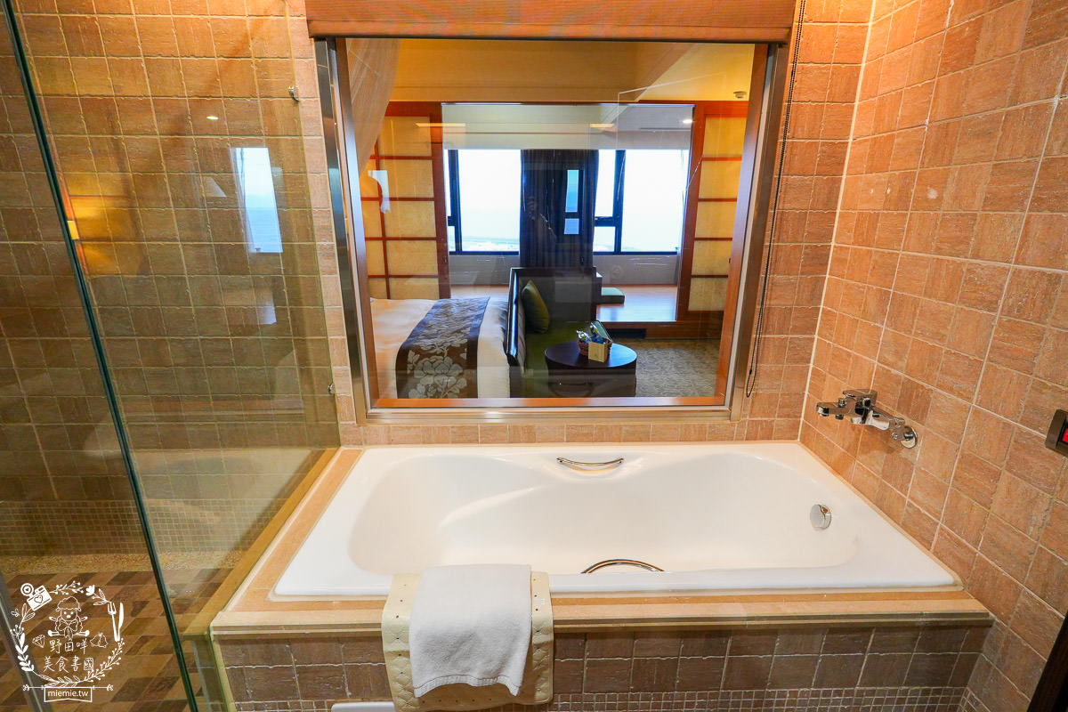 花蓮飯店推薦[福容大飯店]絕美景觀和洋客房可以觀賞花蓮日出!樂齡專案免費櫻田野養生鍋+a2 水岸園區遊湖券！