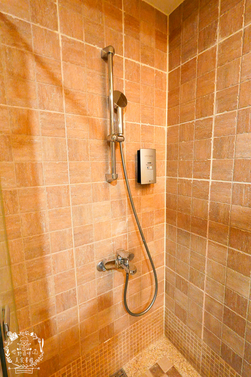 花蓮飯店推薦[福容大飯店]絕美景觀和洋客房可以觀賞花蓮日出!樂齡專案免費櫻田野養生鍋+a2 水岸園區遊湖券！