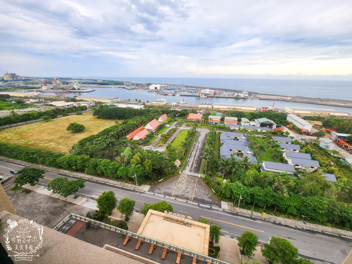 花蓮飯店推薦[福容大飯店]絕美景觀和洋客房可以觀賞花蓮日出!樂齡專案免費櫻田野養生鍋+a2 水岸園區遊湖券！