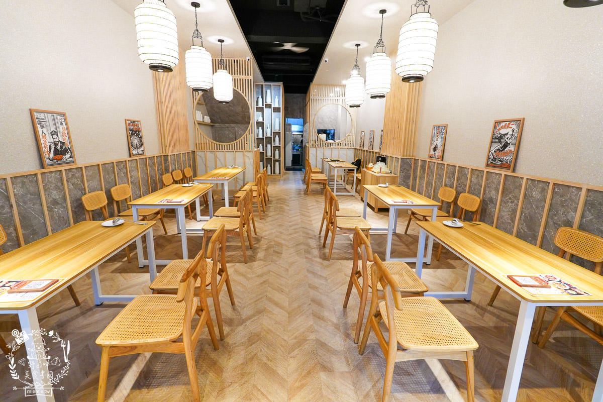 高雄首間稚人酸菜魚就在美術館附近!高達80%食材都來自中國!大受好評的菠蘿酸菜魚不吃辣必推!