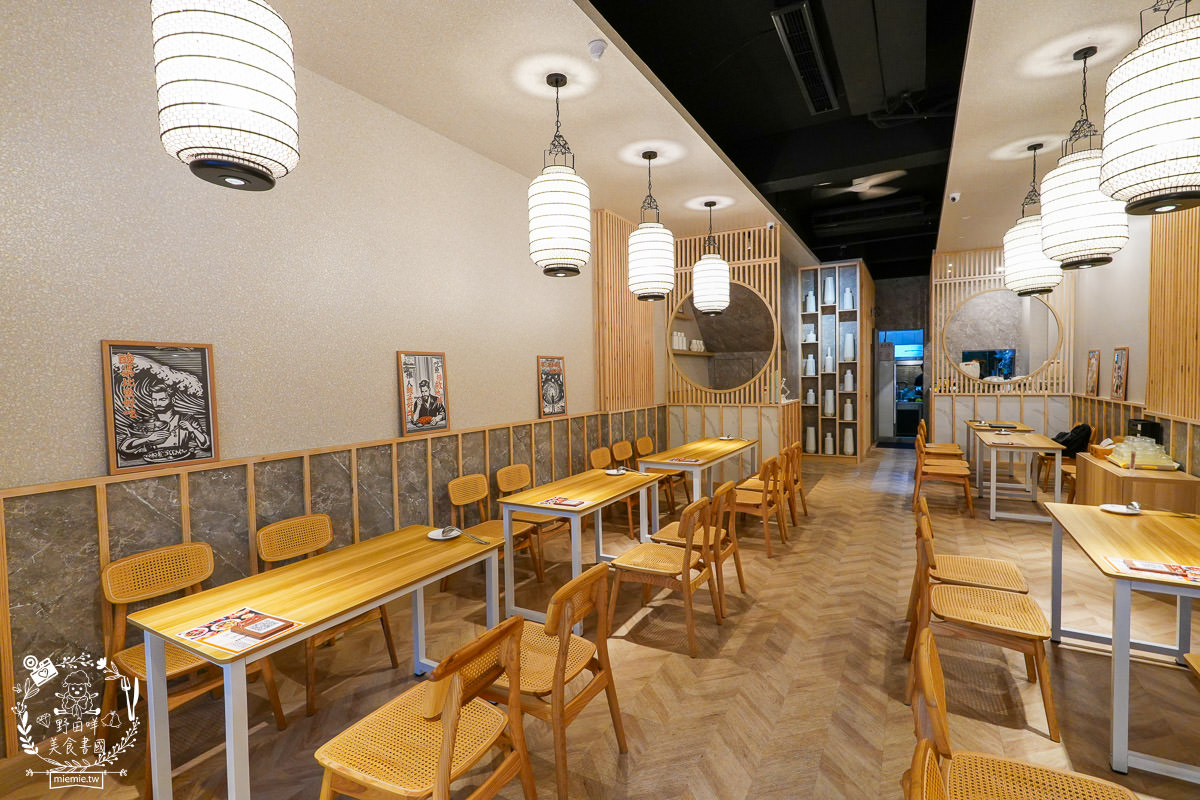 高雄首間稚人酸菜魚就在美術館附近!高達80%食材都來自中國!大受好評的菠蘿酸菜魚不吃辣必推!