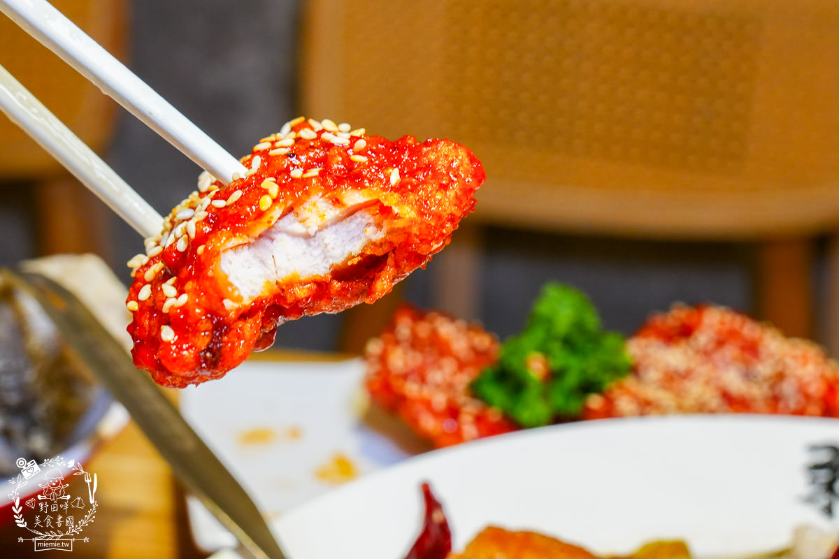 高雄首間稚人酸菜魚就在美術館附近!高達80%食材都來自中國!大受好評的菠蘿酸菜魚不吃辣必推!