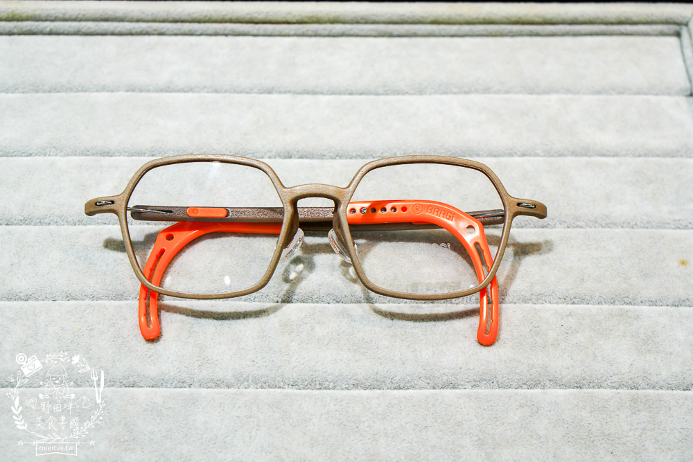 BRAGi量身訂製眼鏡旗鑑店-好雅眼鏡/高雄客製眼鏡推薦/30年經驗專業三民區眼鏡 - 第12張圖 BRAGi量身訂製眼鏡旗鑑店-好雅眼鏡/高雄客製眼鏡推薦/30年經驗專業三民區眼鏡