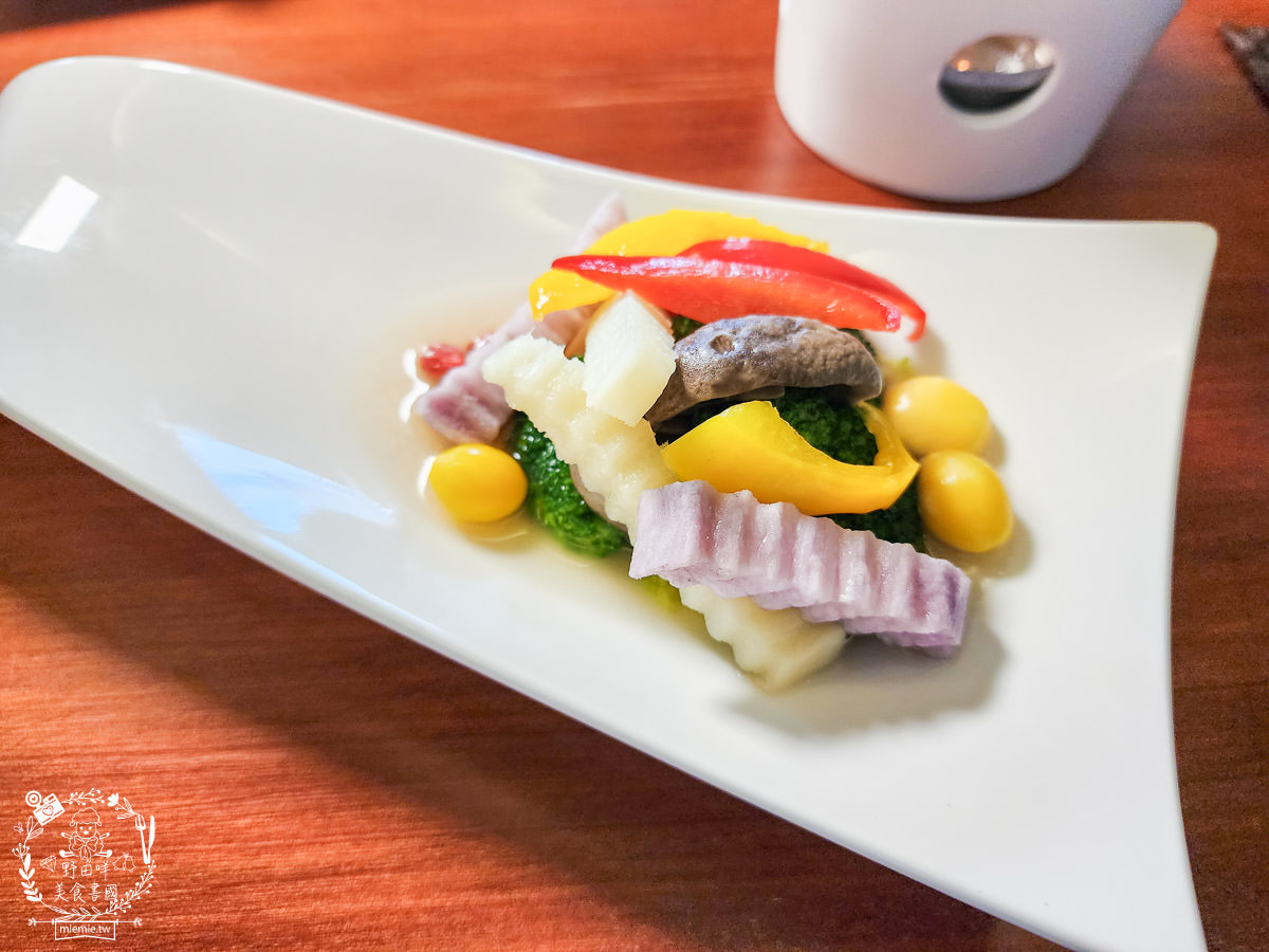 鳥松景觀餐廳[無我茶禪]絕美貴氣的庭園造景結合詩情畫意的禪風擺設!採預約制的精緻日式料理！高雄生日餐廳推薦