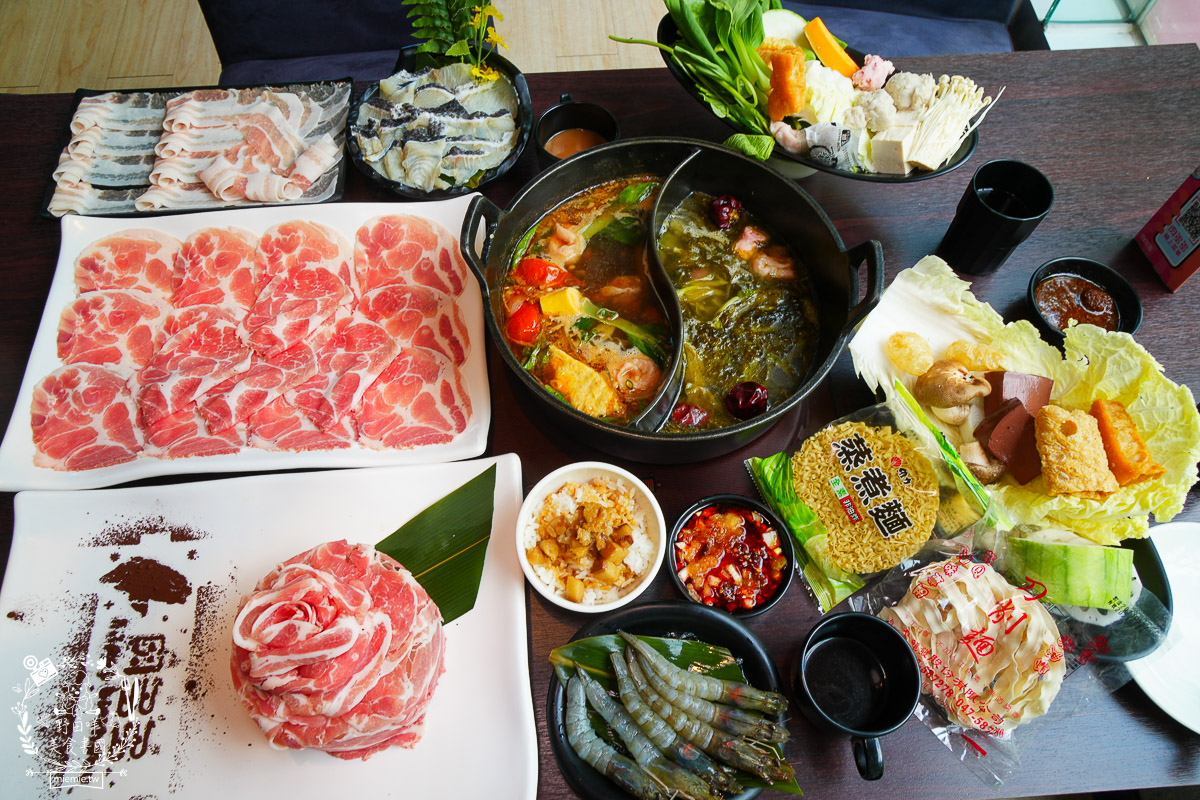 高雄火鍋自助吧吃到飽|肉多多火鍋高雄大順店|生日當月送超精美的生日肉蛋糕!