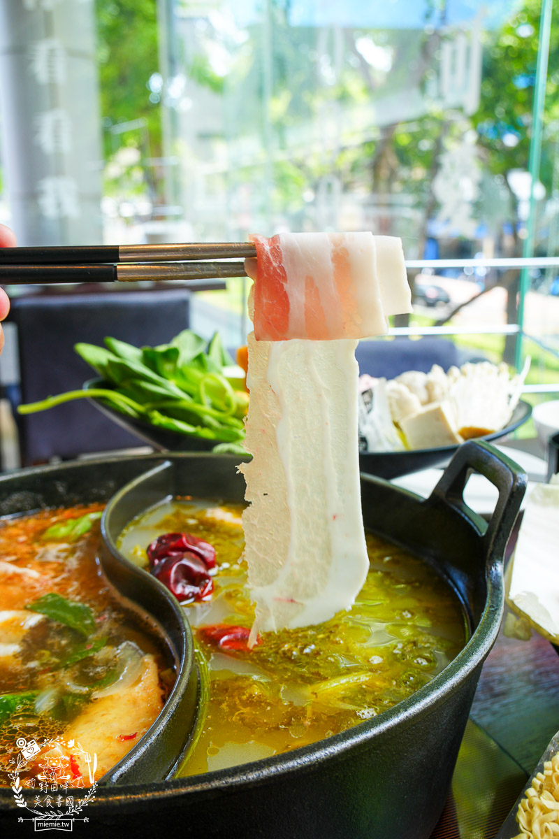 高雄火鍋自助吧吃到飽|肉多多火鍋高雄大順店|生日當月送超精美的生日肉蛋糕!