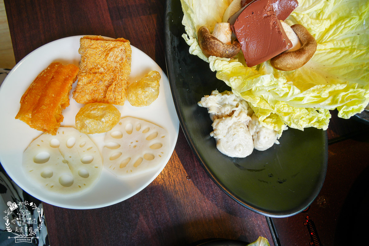 高雄火鍋自助吧吃到飽|肉多多火鍋高雄大順店|生日當月送超精美的生日肉蛋糕!