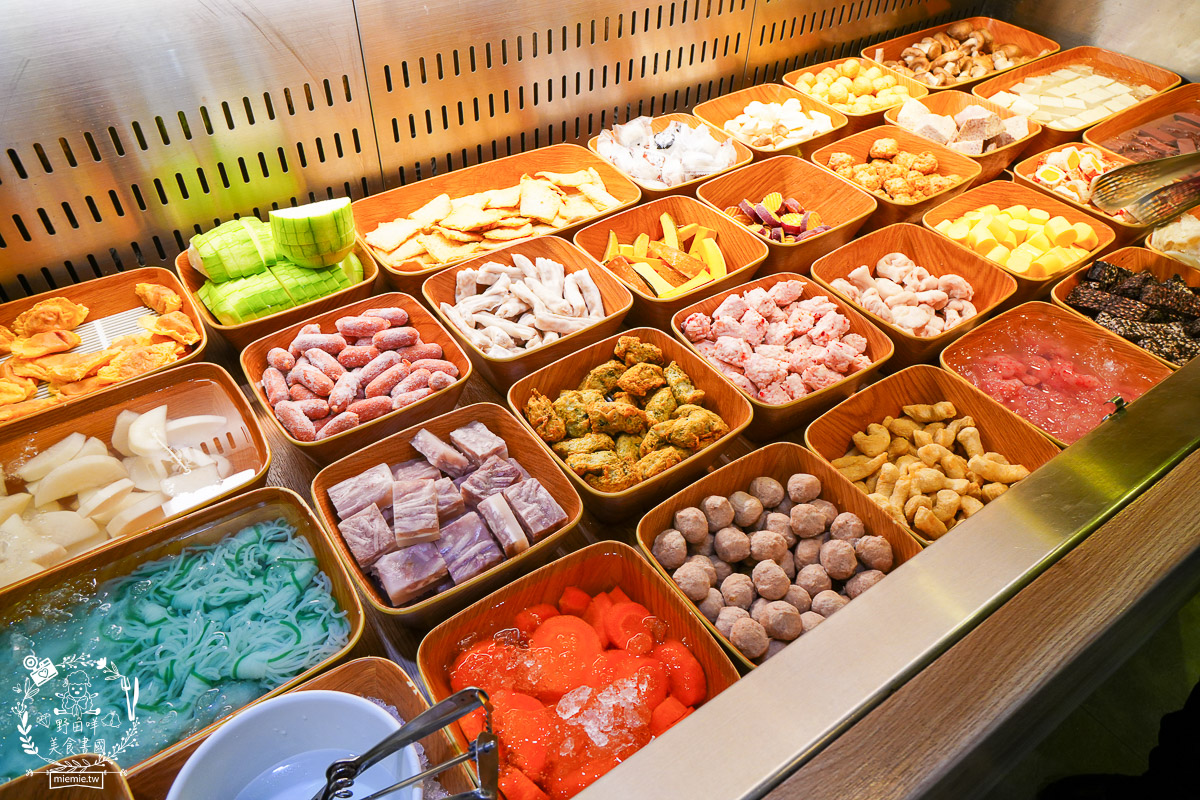 高雄火鍋自助吧吃到飽|肉多多火鍋高雄大順店|生日當月送超精美的生日肉蛋糕!