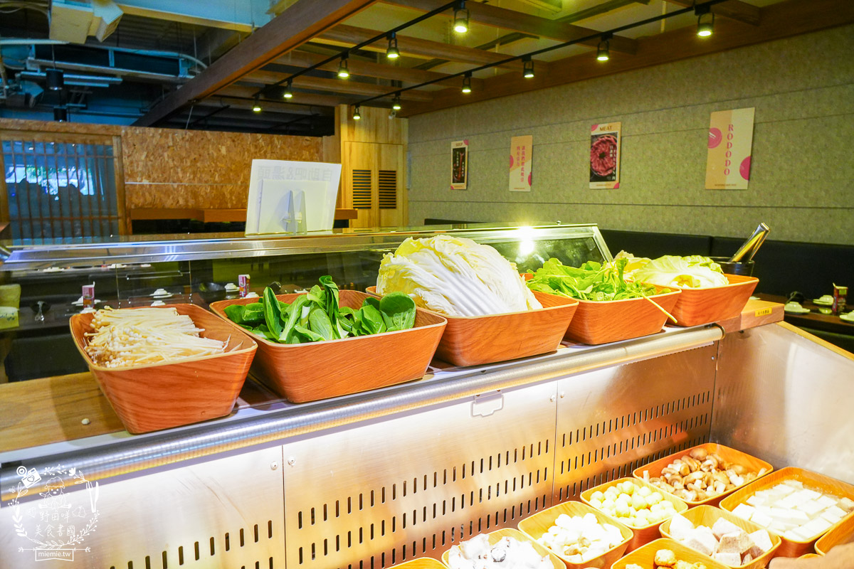 高雄火鍋自助吧吃到飽|肉多多火鍋高雄大順店|生日當月送超精美的生日肉蛋糕!