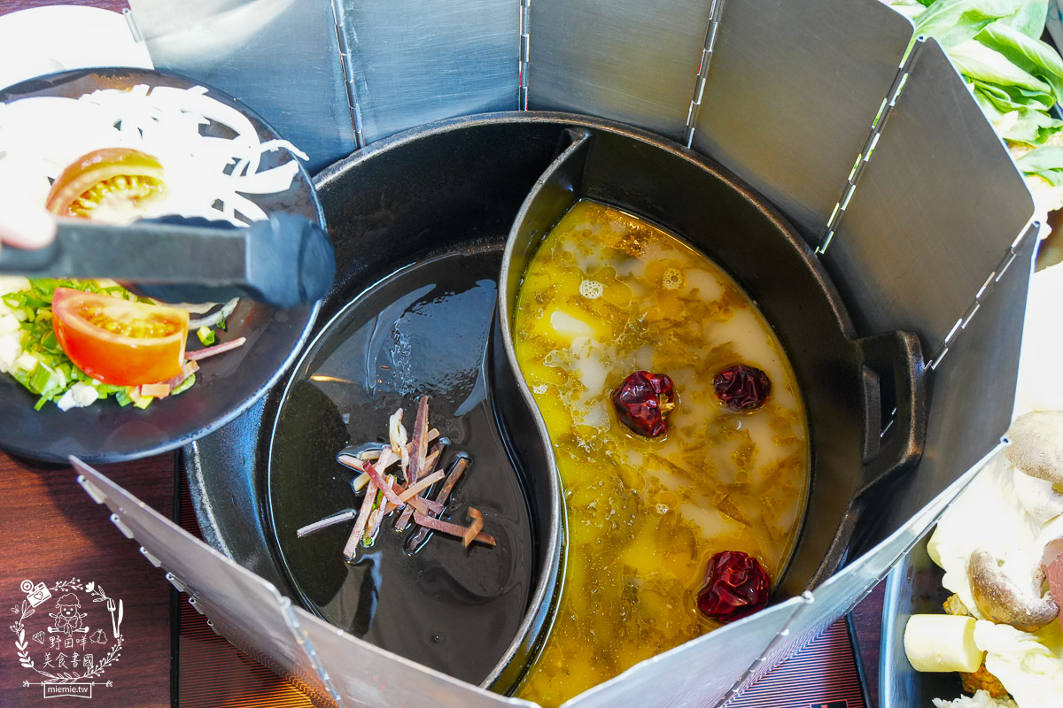 高雄火鍋自助吧吃到飽|肉多多火鍋高雄大順店|生日當月送超精美的生日肉蛋糕!