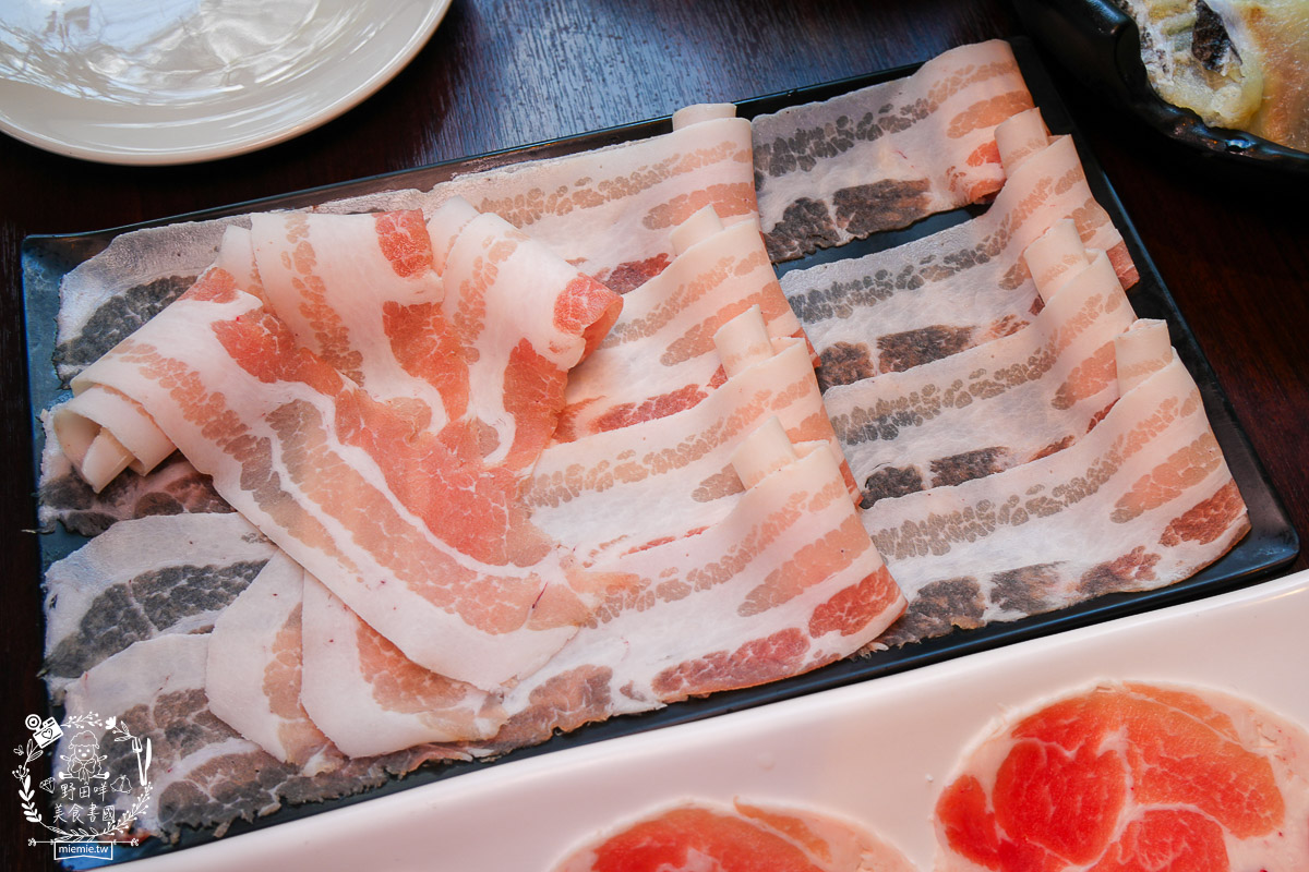 高雄火鍋自助吧吃到飽|肉多多火鍋高雄大順店|生日當月送超精美的生日肉蛋糕!