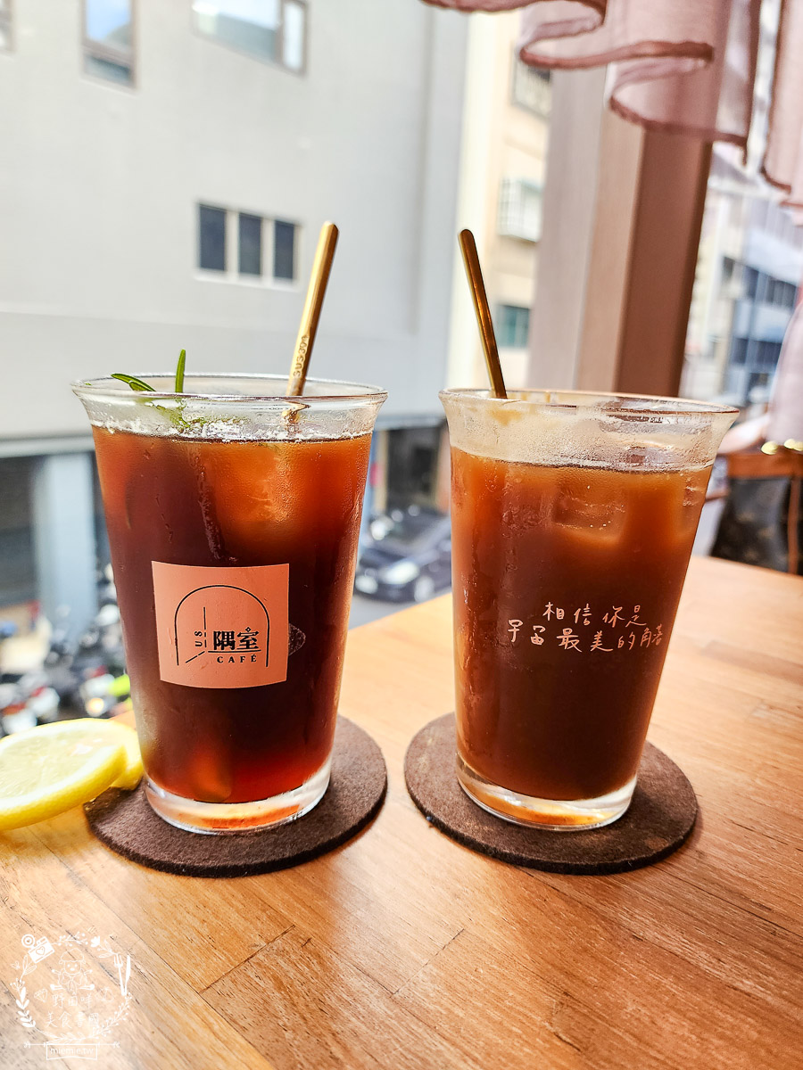 高雄網美咖啡廳推薦[隅室咖啡 us café 六合店]奢華高貴的絕美早午餐咖啡店！
