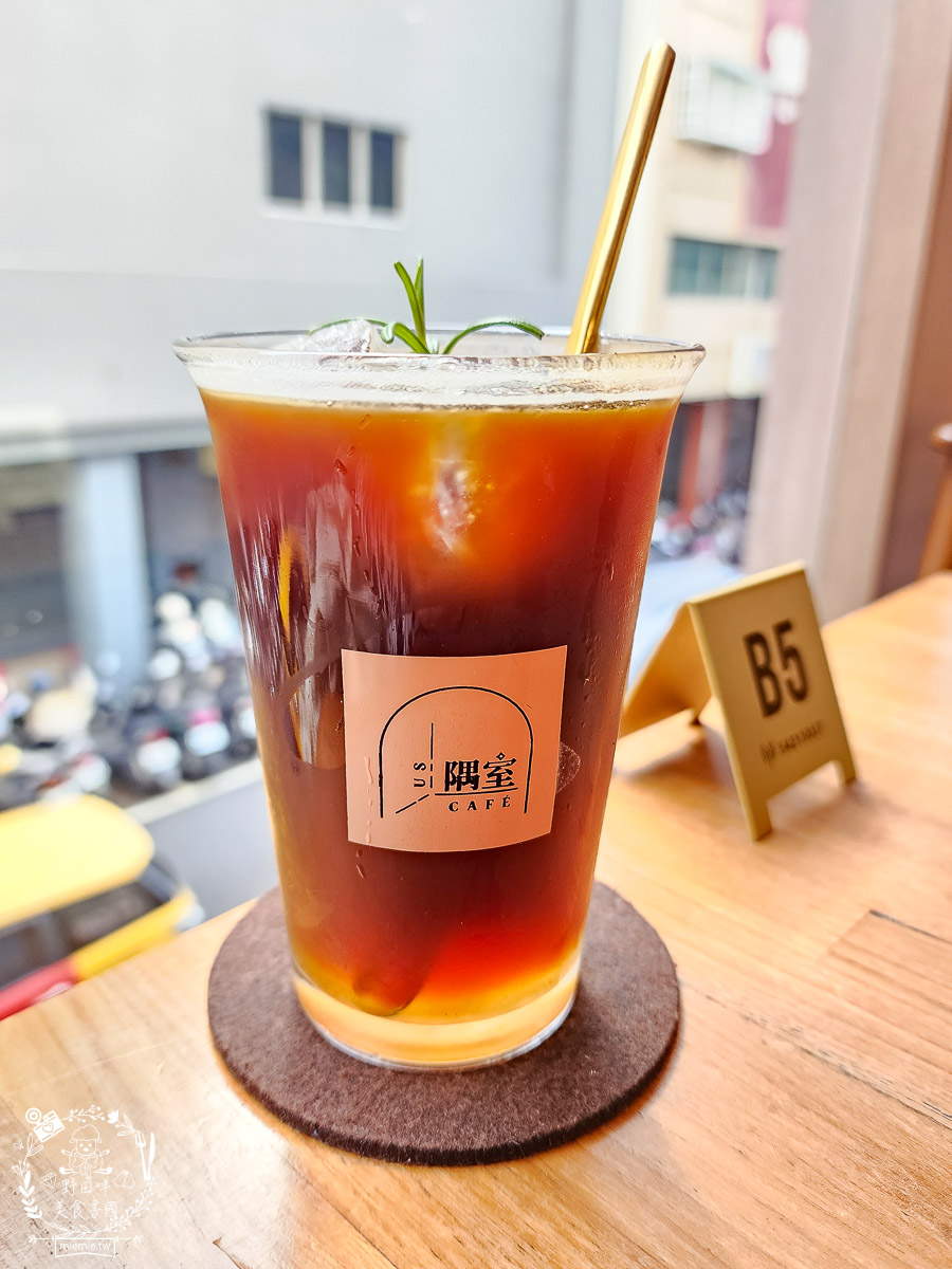 高雄網美咖啡廳推薦[隅室咖啡 us café 六合店]奢華高貴的絕美早午餐咖啡店！