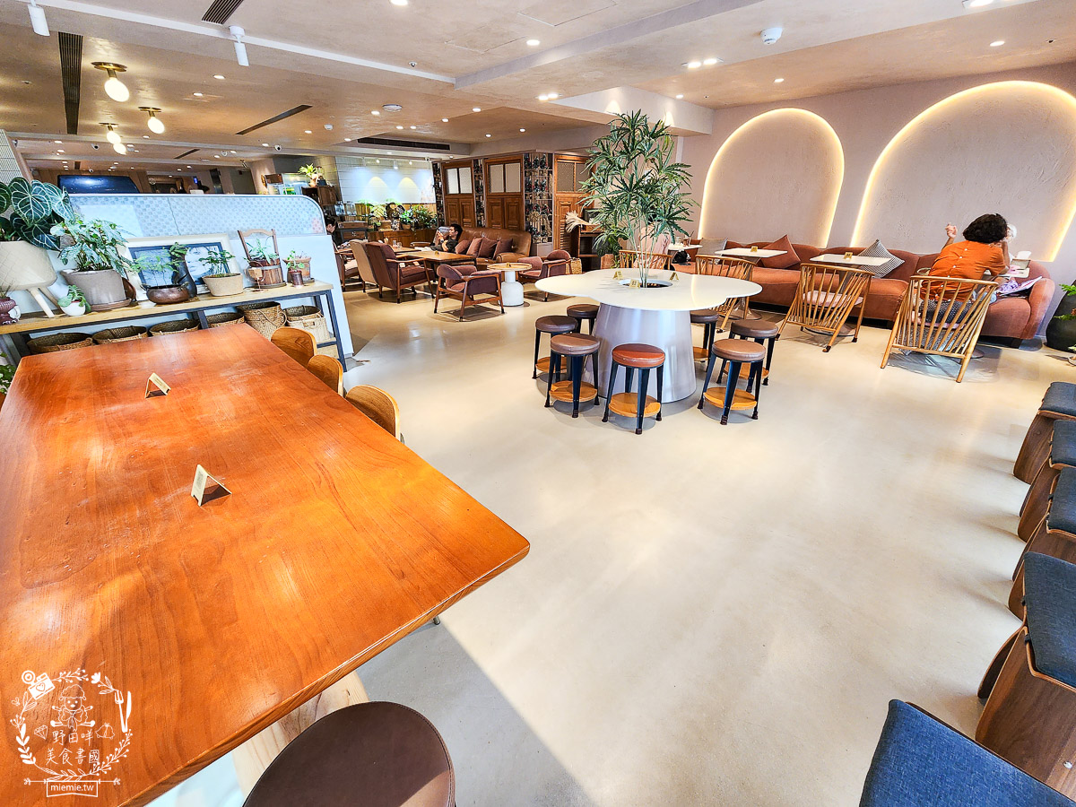 高雄網美咖啡廳推薦[隅室咖啡 us café 六合店]奢華高貴的絕美早午餐咖啡店！