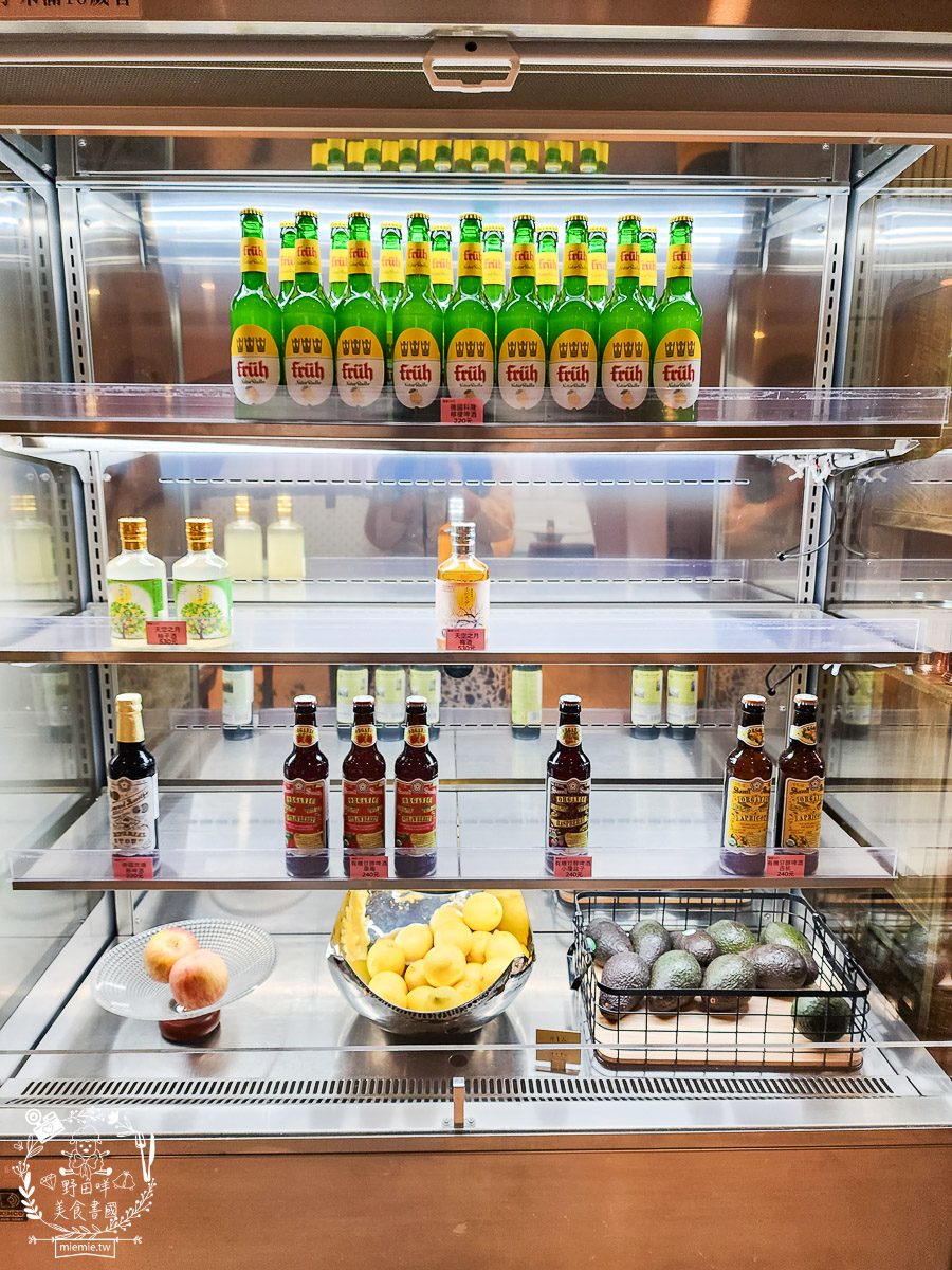 高雄網美咖啡廳推薦[隅室咖啡 us café 六合店]奢華高貴的絕美早午餐咖啡店！