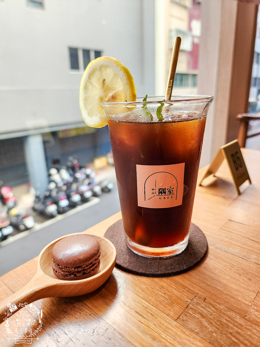 高雄網美咖啡廳推薦[隅室咖啡 us café 六合店]奢華高貴的絕美早午餐咖啡店！