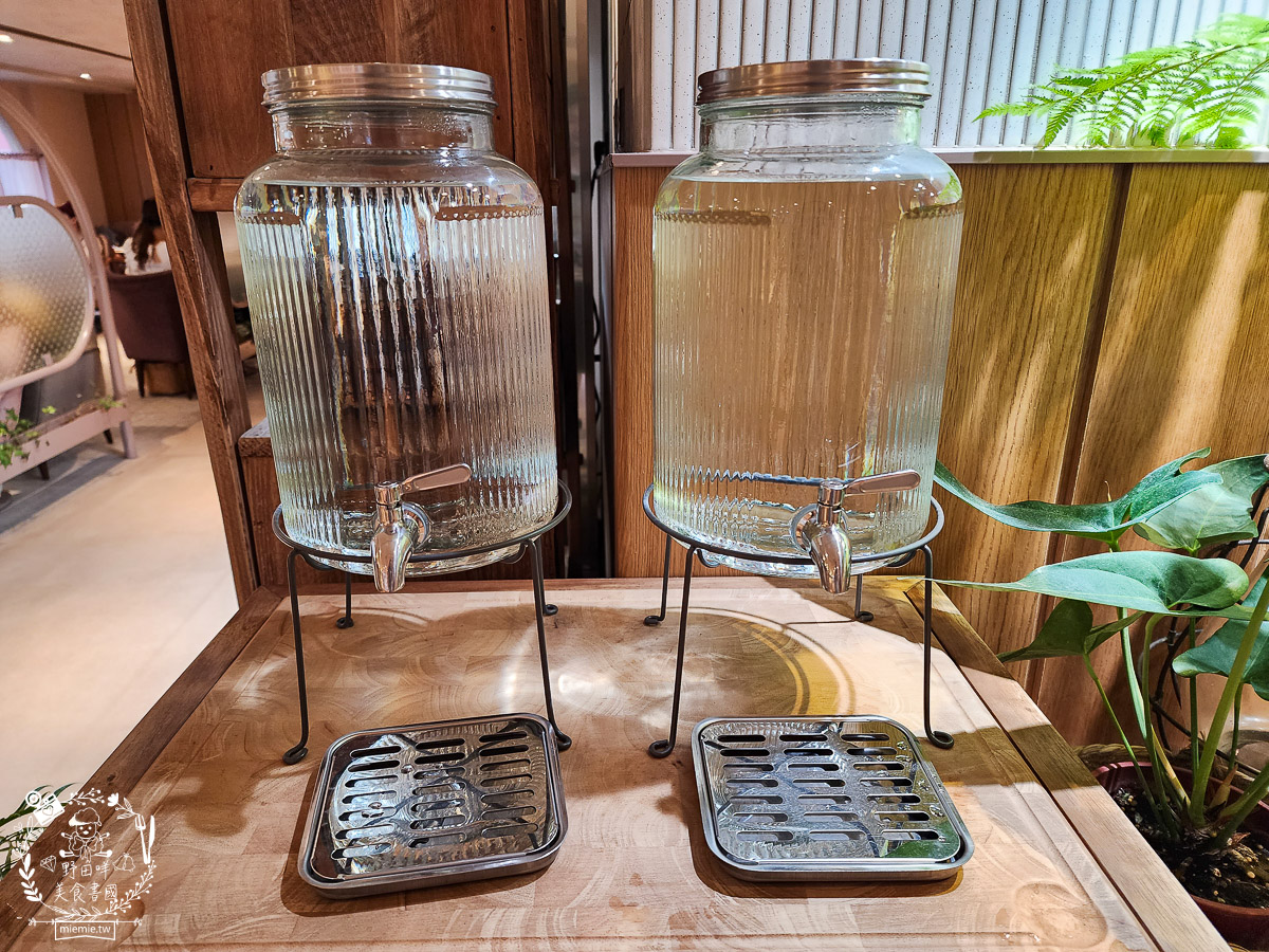 高雄網美咖啡廳推薦[隅室咖啡 us café 六合店]奢華高貴的絕美早午餐咖啡店！