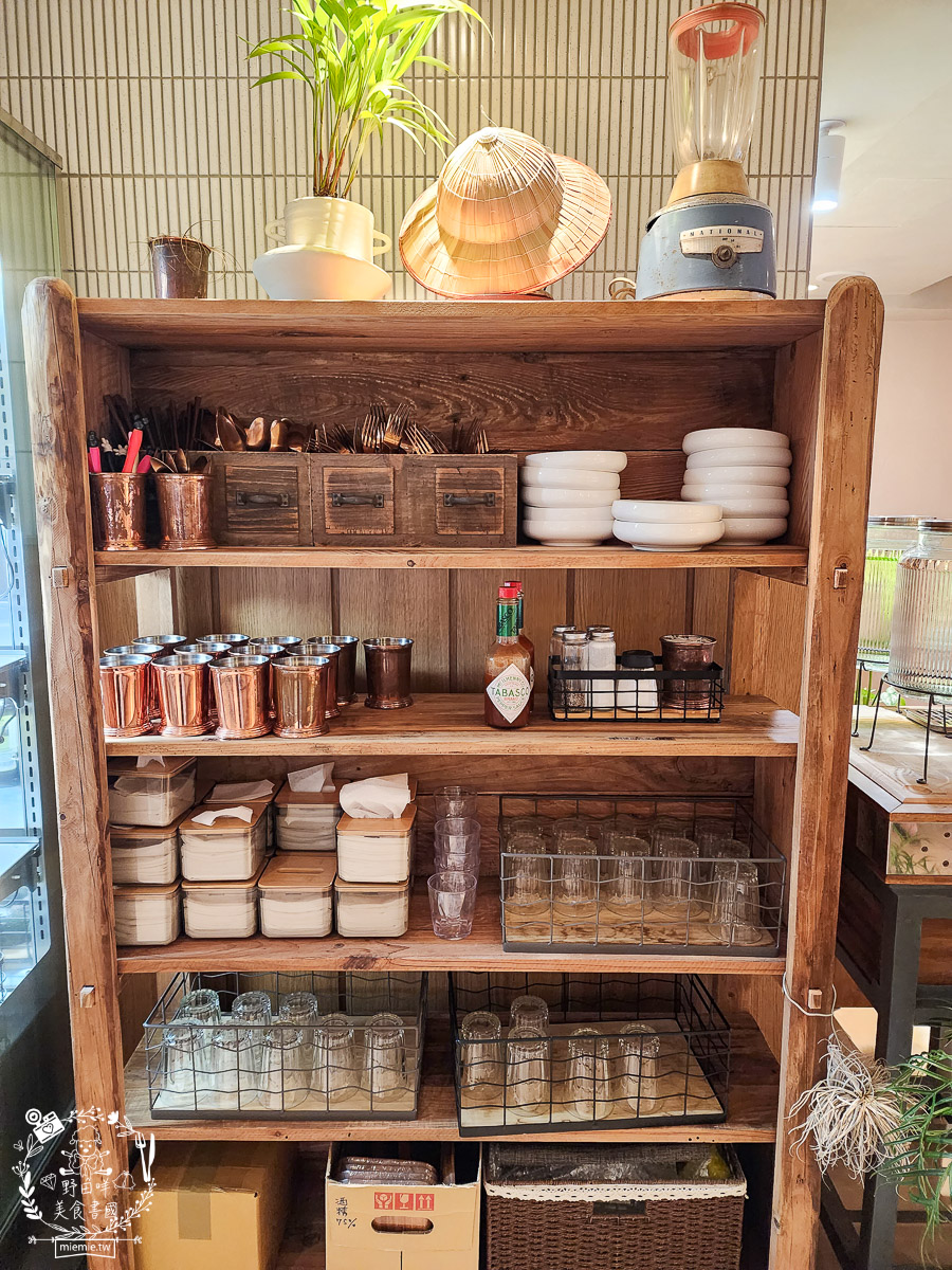 高雄網美咖啡廳推薦[隅室咖啡 us café 六合店]奢華高貴的絕美早午餐咖啡店！