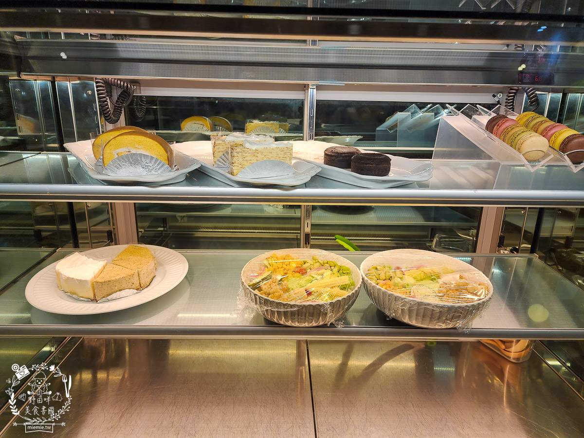 高雄網美咖啡廳推薦[隅室咖啡 us café 六合店]奢華高貴的絕美早午餐咖啡店！